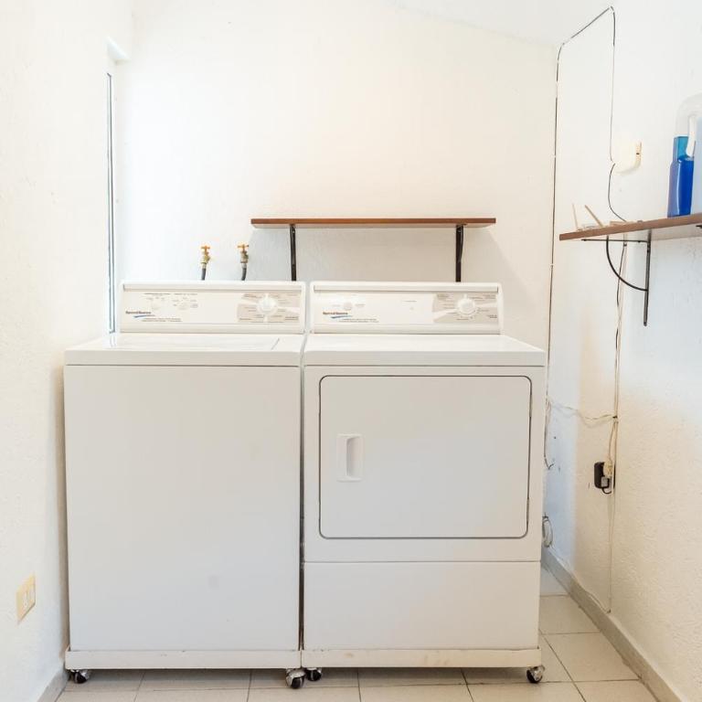 Amazing Complex Near 5th Avenue by Andiani Travel - Two-Bedroom Apartment - 4