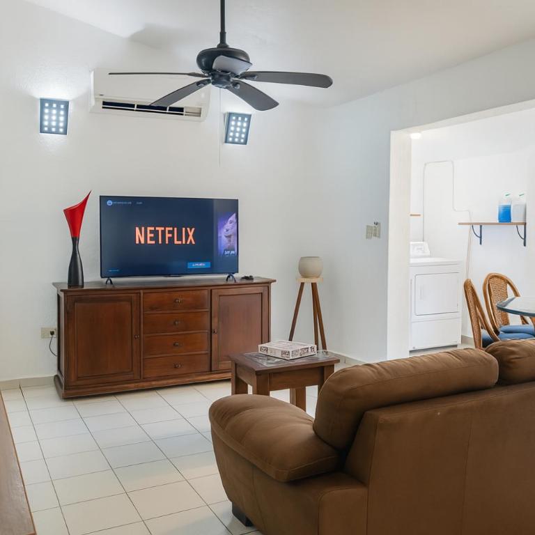 Amazing Complex Near 5th Avenue by Andiani Travel - Two-Bedroom Apartment - 6