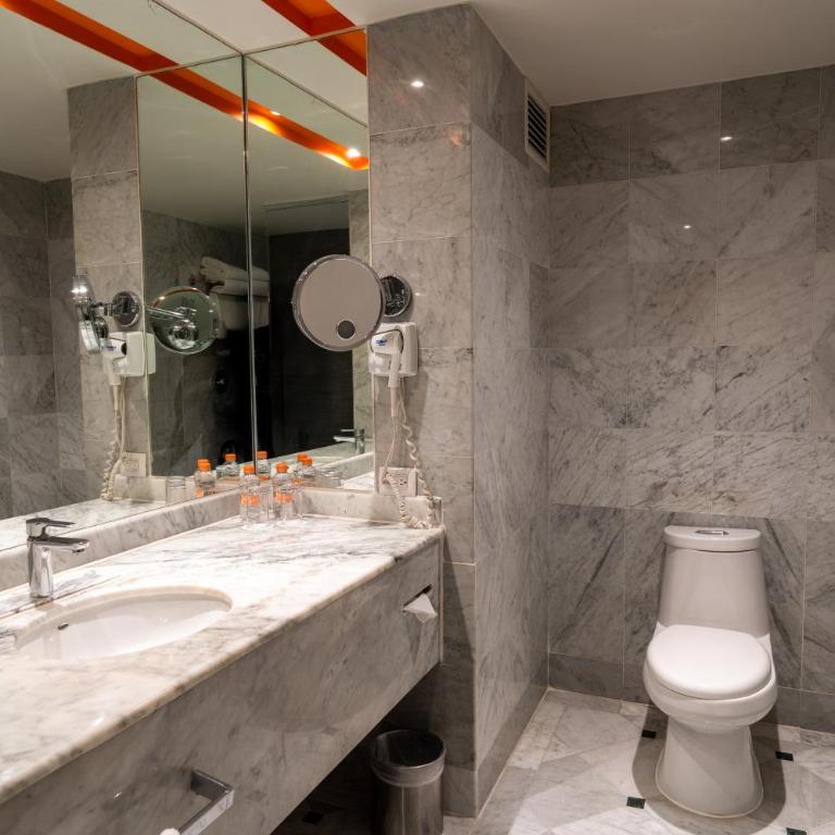 Real Inn Tijuana by Camino Real Hoteles - Deluxe Two Beds - 4