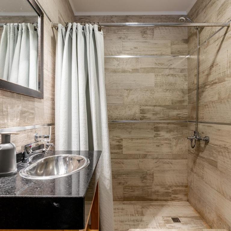 Alojamiento el Maiten, excelente ubicacion - Two-Bedroom Apartment - 26