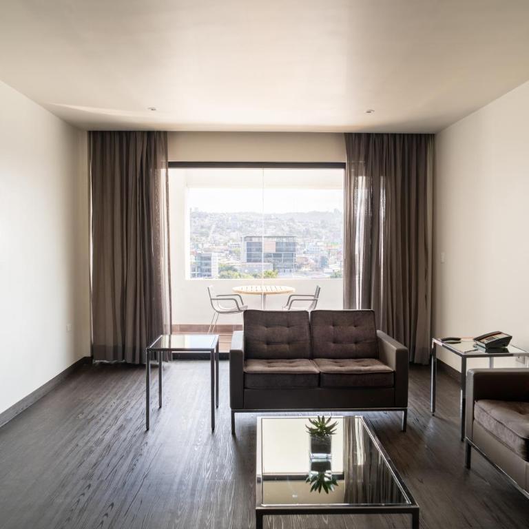 Real Inn Tijuana by Camino Real Hoteles - Master Suite King - 3