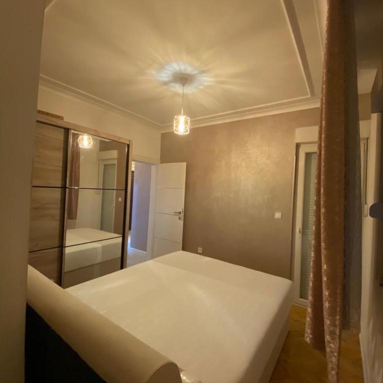 Podgorica-Montenegro - Three-Bedroom Premium Apartment with Balcony - 4