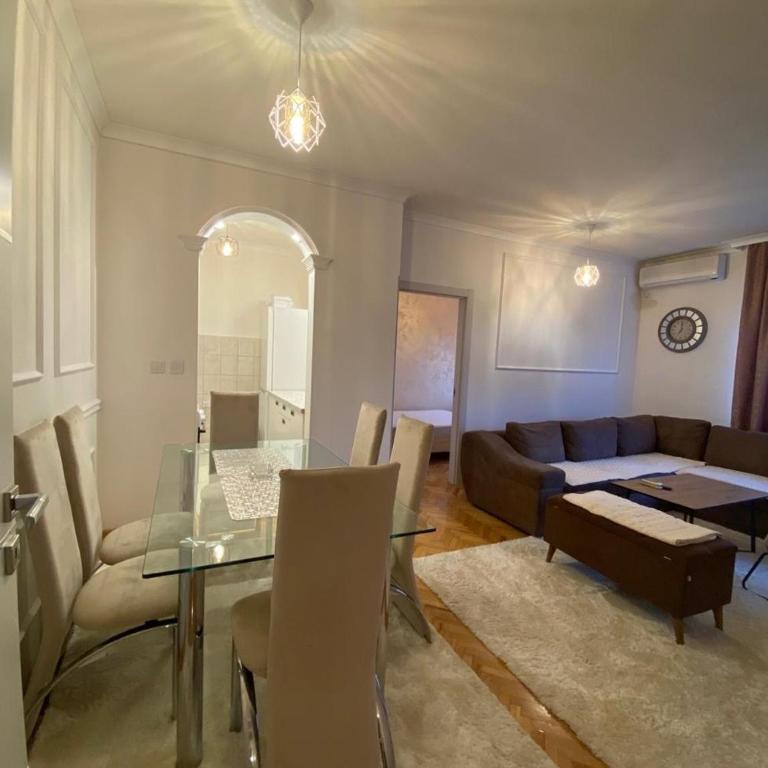 Podgorica-Montenegro - Three-Bedroom Premium Apartment with Balcony - 14