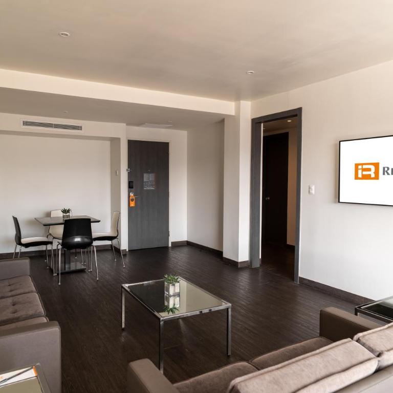 Real Inn Tijuana by Camino Real Hoteles - Master Suite King - 4