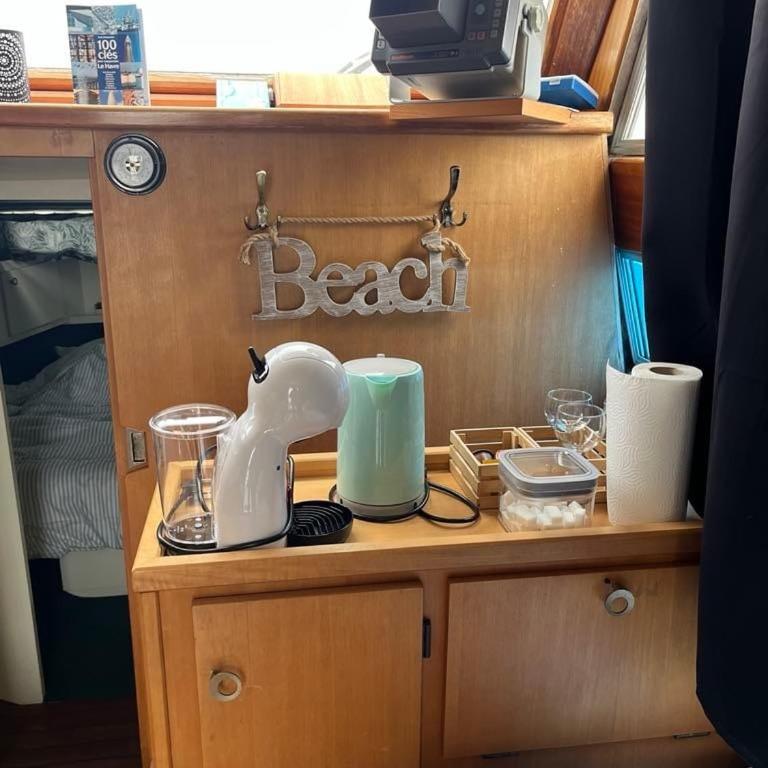 Unusual night on a small yacht - Mobile Home - 7