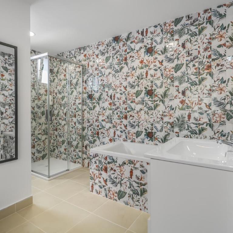 City Garden Suites Nadami 1935 - Habitación Doble con baño privado - 1 o 2 camas - 24