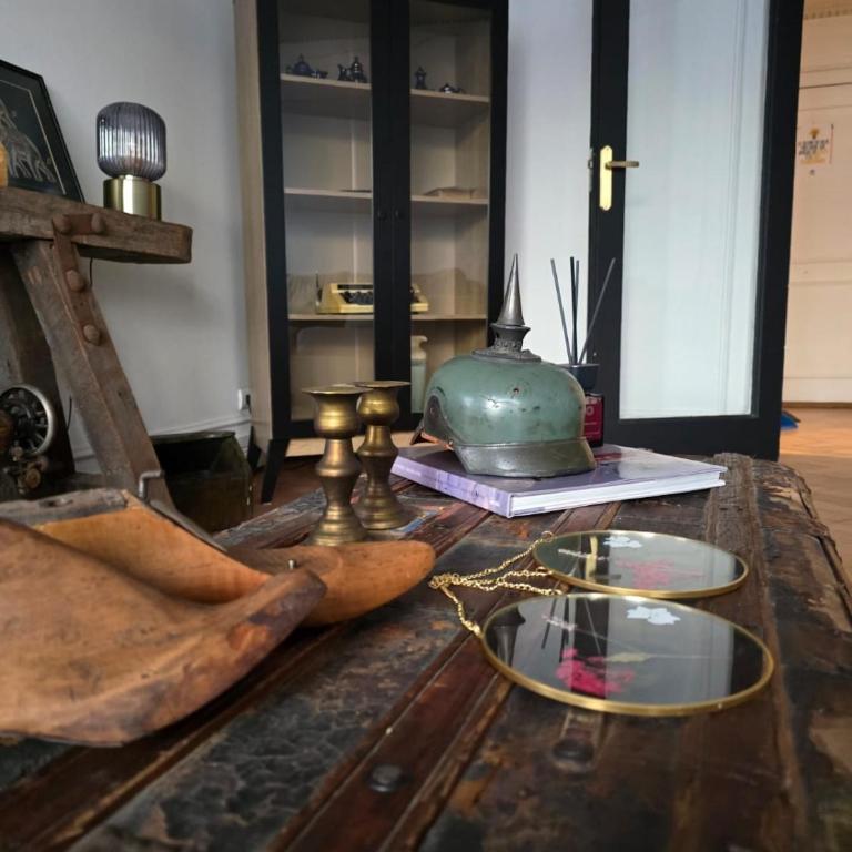 Casa Mallku - Three-Bedroom Apartment with Park View - 8