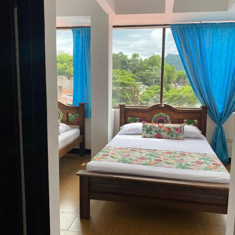 Hotel La Popa Honda Tolima - Family Room with Private Bathroom - 4
