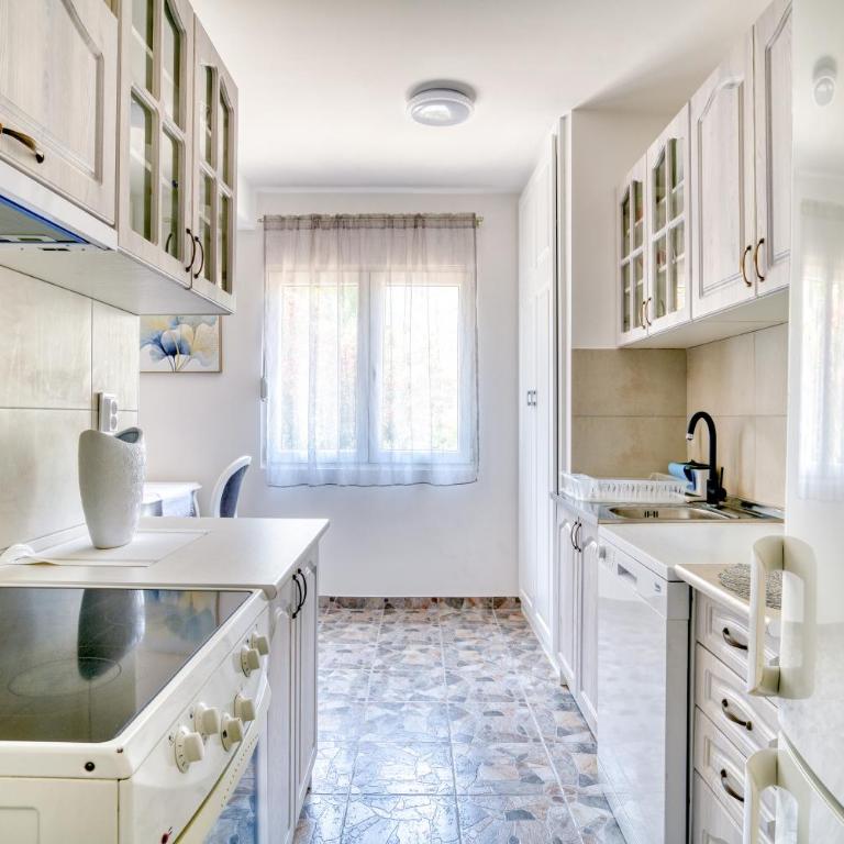 Apartment Seaside - Two-Bedroom Apartment - 15