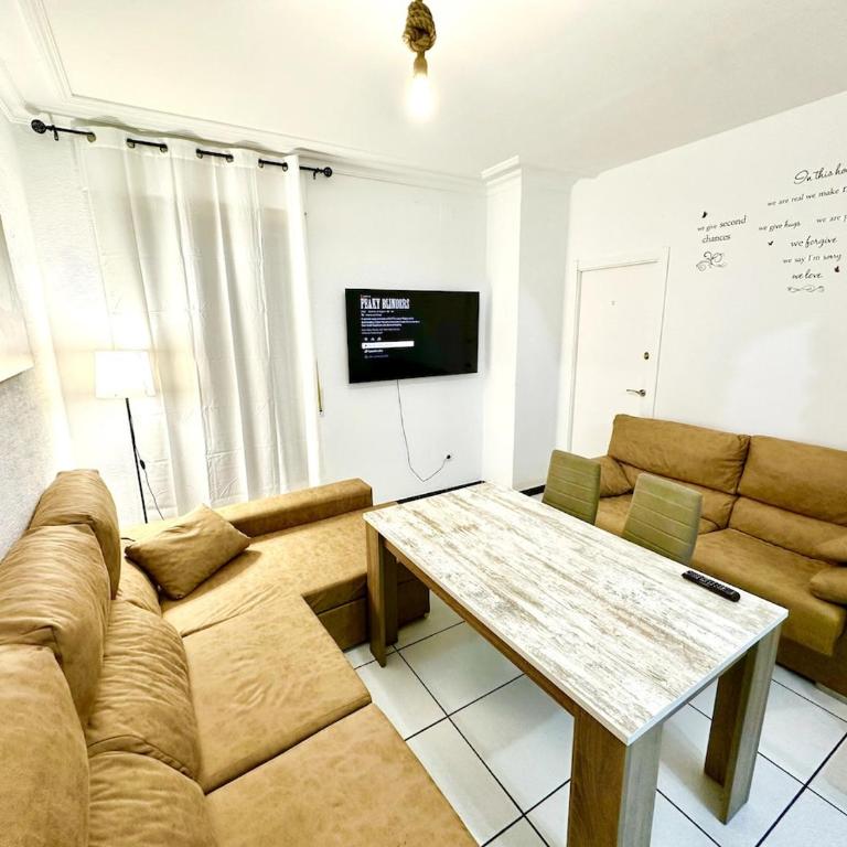 9 Rooms - Yellow House - Casa - 4
