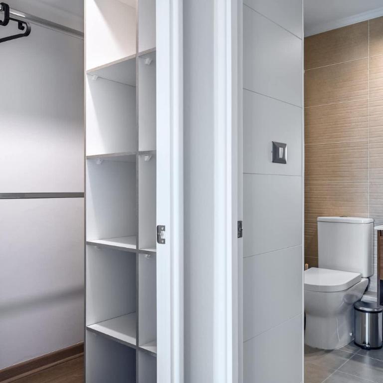 Estiloso y comodo departamento con AC - Apartment - 7
