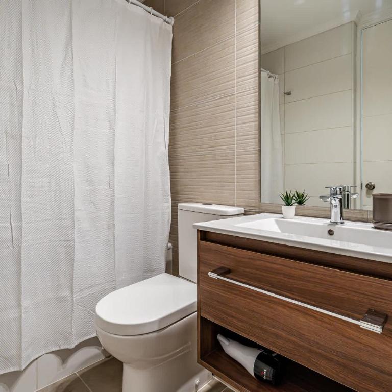 Modern & Fully Equipped Apt Next to Metro - Apartment - 11