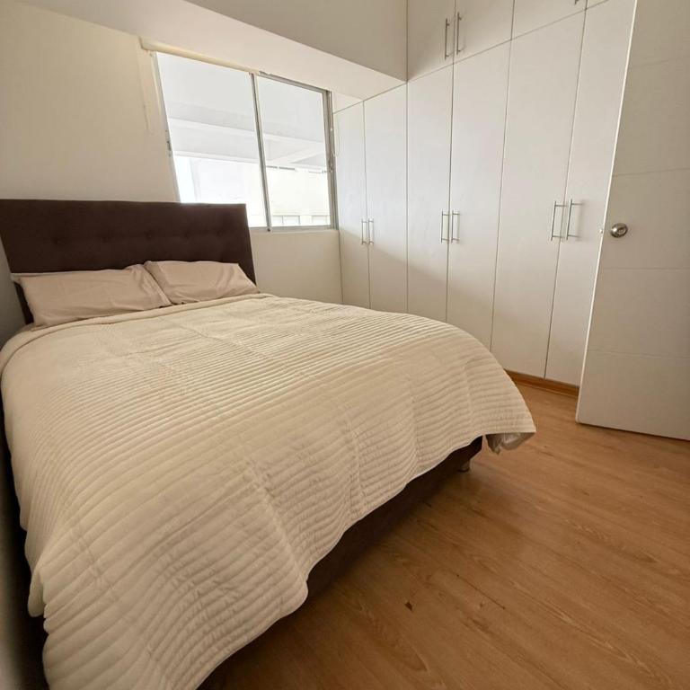 Habitación en San Miguel Lima Pe - Habitación Deluxe - 1 cama grande - 10