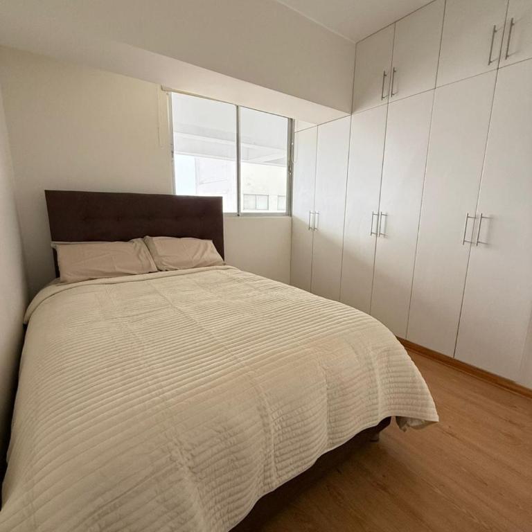 Habitación en San Miguel Lima Pe - Habitación Deluxe - 1 cama grande - 24