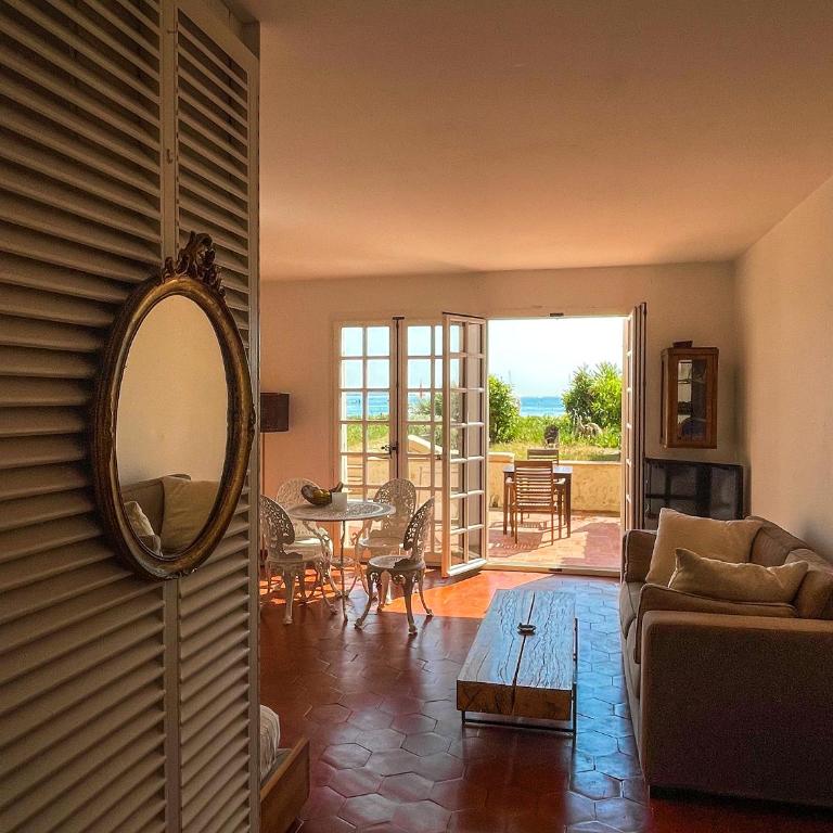Port Grimaud - Superbe Studio 40 M2 - Accès plage - Monolocale con Vista Mare - 4