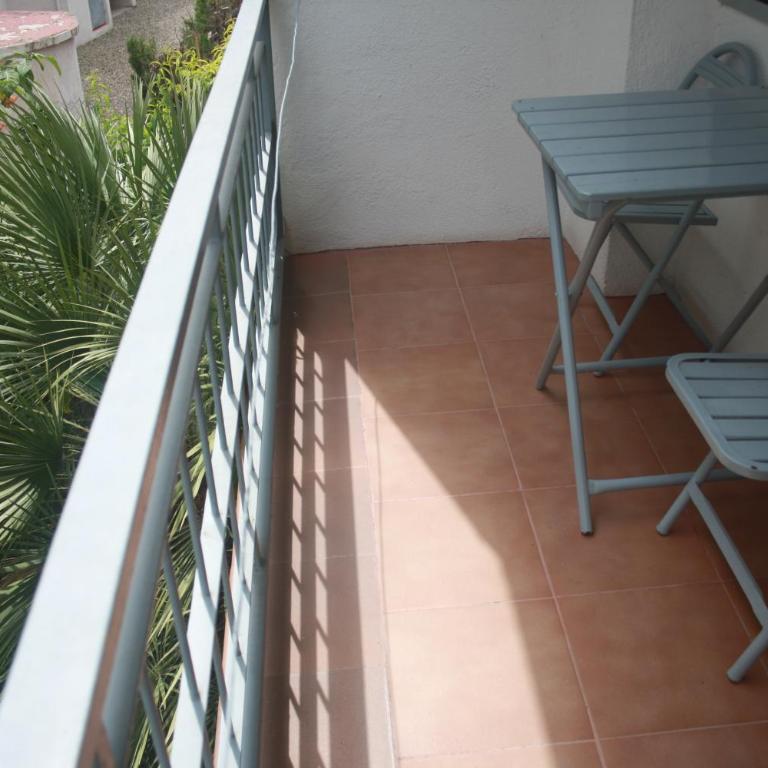 Hostal Torre Mar - Habitación Doble con baño compartido y terraza - 2 camas - 11