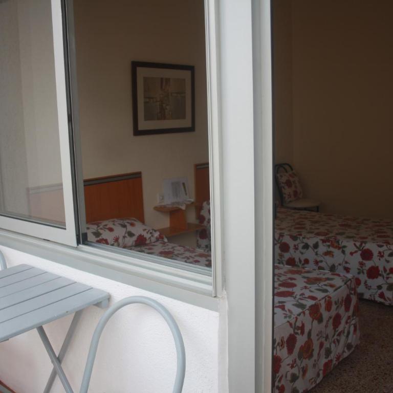 Hostal Torre Mar - Habitación Doble con baño compartido y terraza - 2 camas - 19