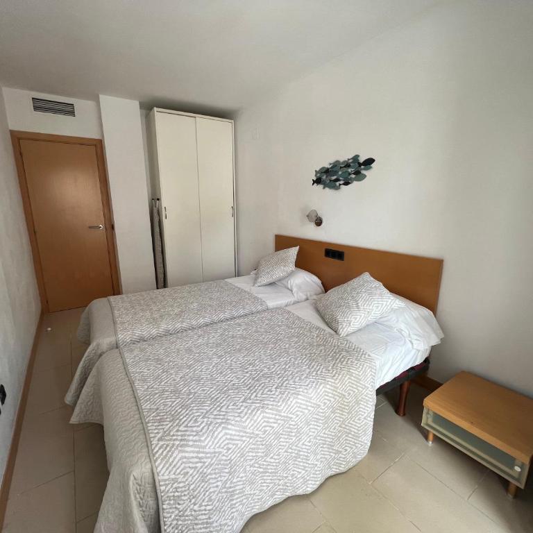 SOLIMAR 10 SALOU Solo FAMILIAS con Parking y piscina - Two-Bedroom Apartment - 33