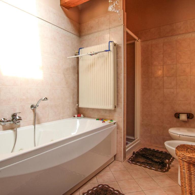 Awesome Apartment In Borgo Valsugana With Wifi - Appartement 2 Chambres - 11