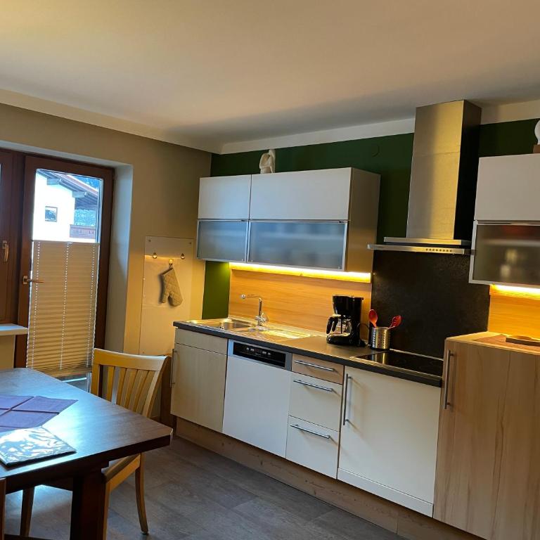 Appartements Rieser - im Herzen von Mayrhofen - sonniger Balkon - 3 Schlafzimmer - Apartment mit 3 Schlafzimmern - 23