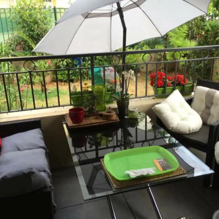 Magnifique studio avec terrasse et jardin - Appartement 2 Chambres - 20