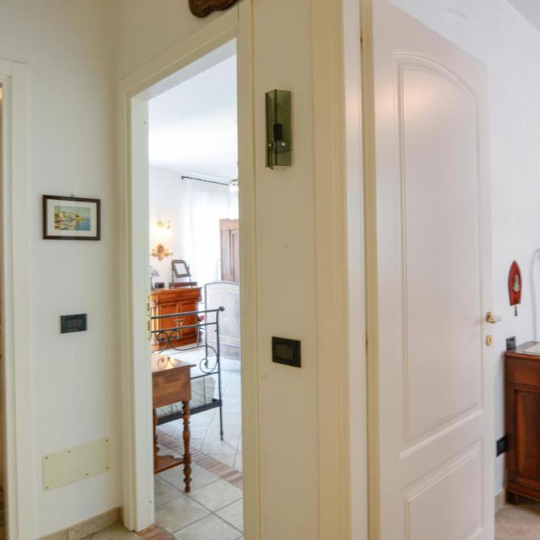 2 Bedroom Stunning Apartment In Moneglia - Two-Bedroom Apartment - 13