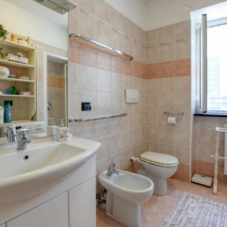 2 Bedroom Stunning Apartment In Moneglia - Two-Bedroom Apartment - 16