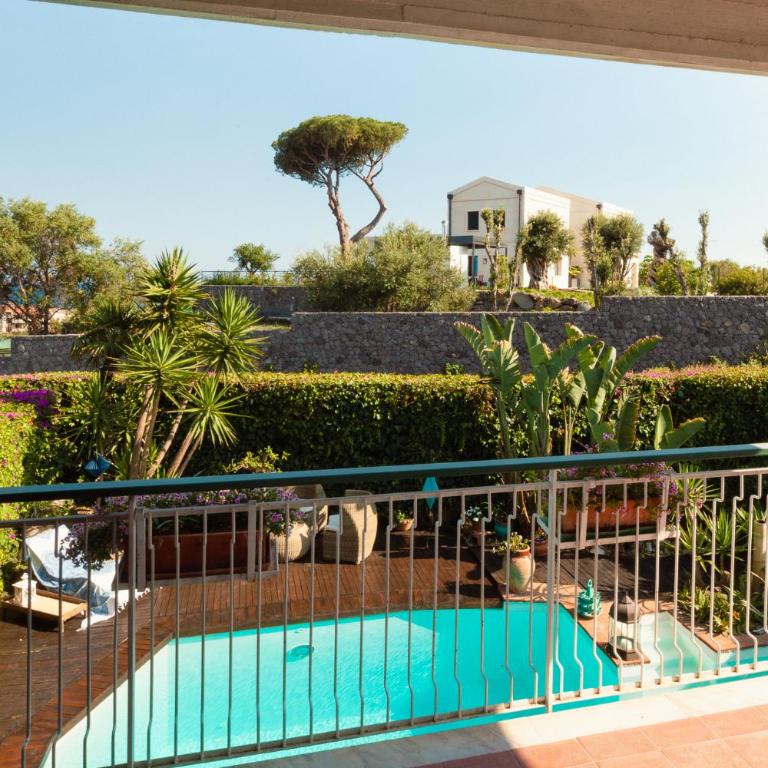 Villa Cannizzaro - Three-Bedroom Villa - 14