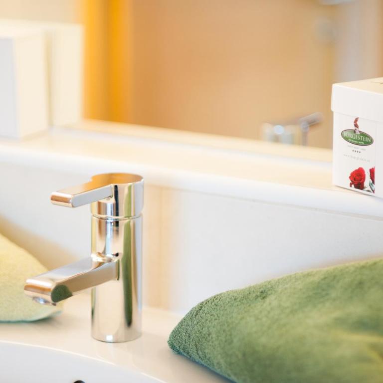 Hotel Bürglstein - Doppelzimmer mit Balkon - 4