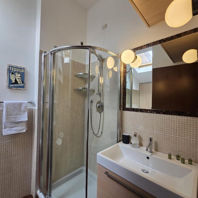 Urban Attic Isola District - Appartamento con 2 Camere da Letto - 12