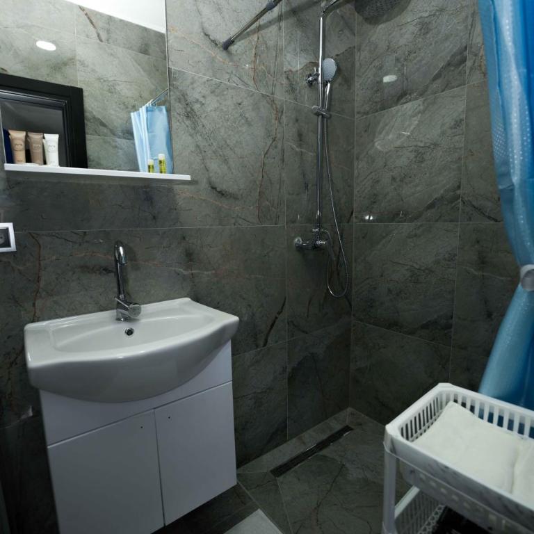 Apartmani M&DŽ Bihać - Two-Bedroom Apartment - 14