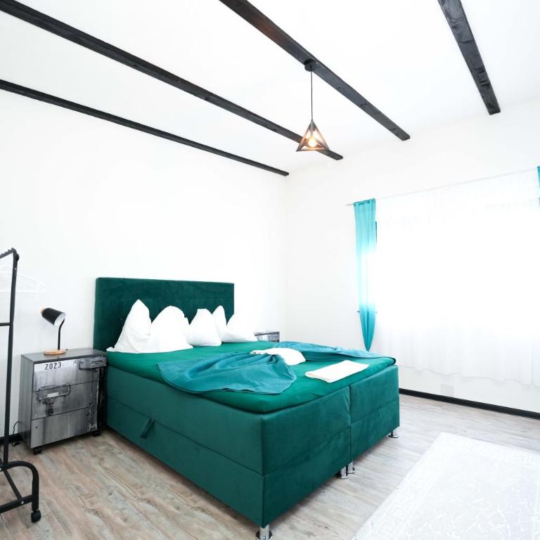 Apartmani M&DŽ Bihać - Three-Bedroom Deluxe Apartment - 13