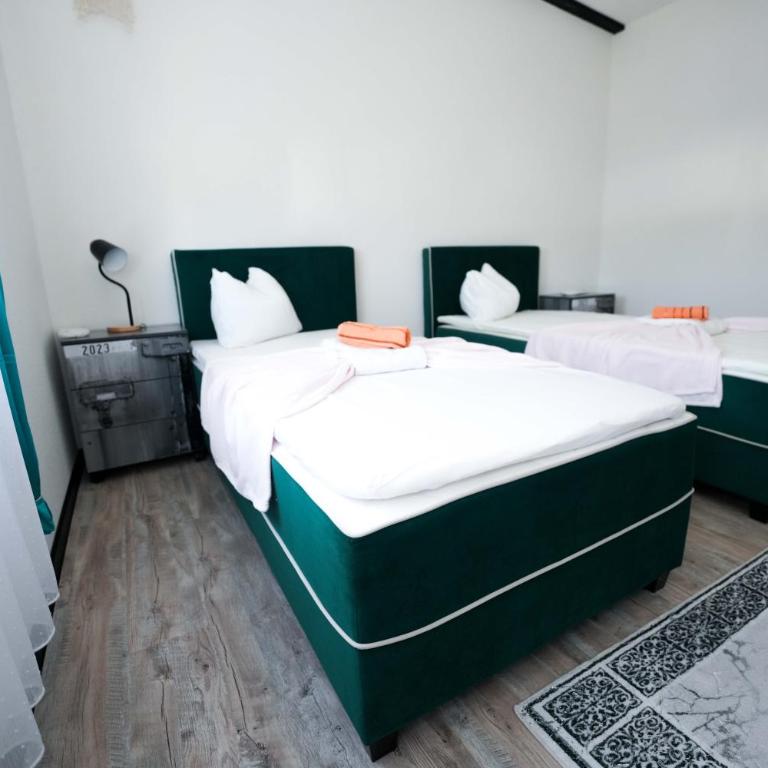Apartmani M&DŽ Bihać - Three-Bedroom Deluxe Apartment - 21