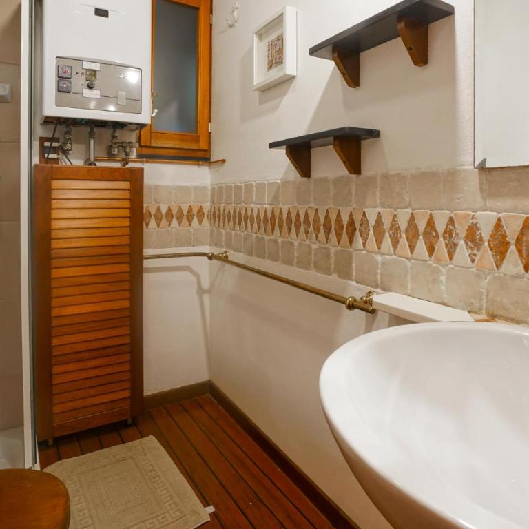 1 Bedroom Stunning Apartment In Camogli - One-Bedroom Apartment - 13