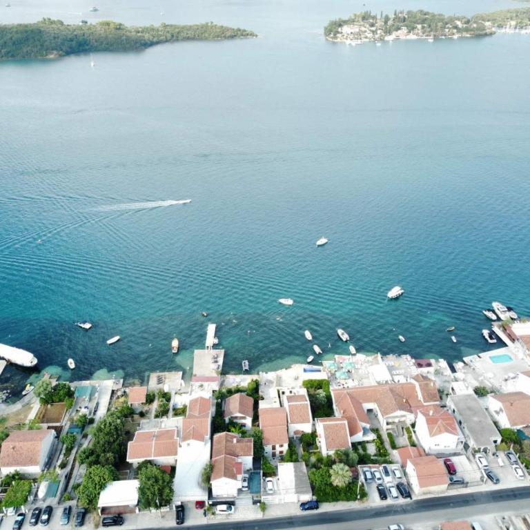 D&M Obala Krtole - Two-Bedroom Apartment with Sea View - 1