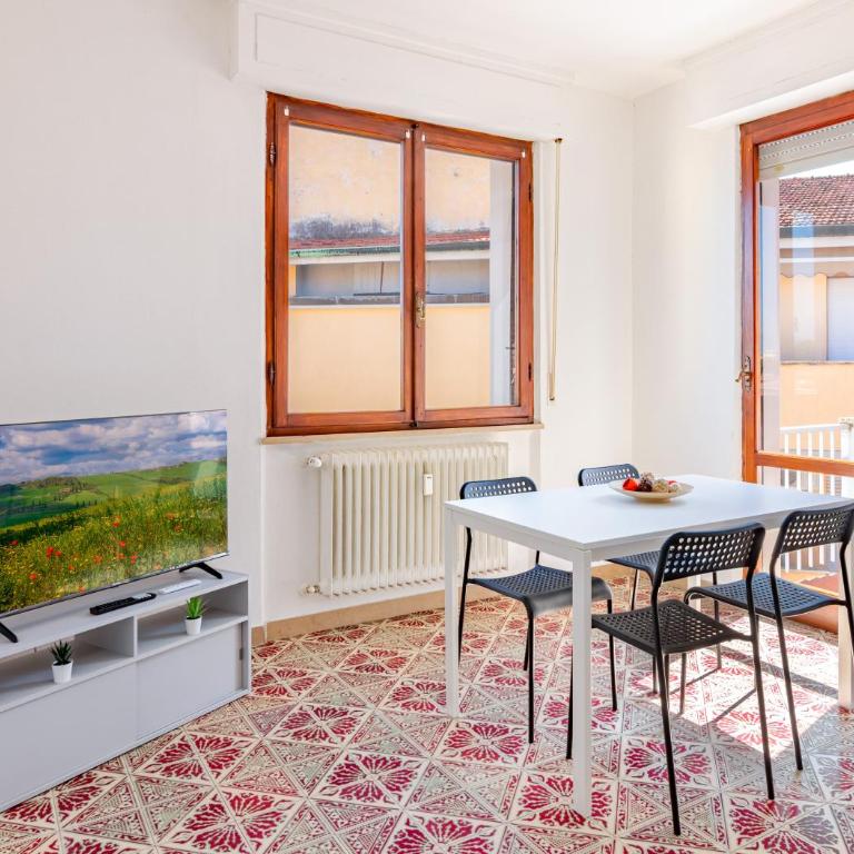 lnd 15- Attico 2 camere balcone parcheggi gratis ascensore - Appartamento con 1 Camera da Letto - 16