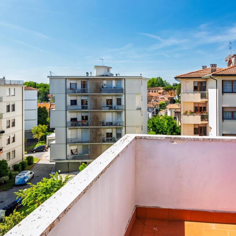lnd 15- Attico 2 camere balcone parcheggi gratis ascensore - Appartamento con 1 Camera da Letto - 31
