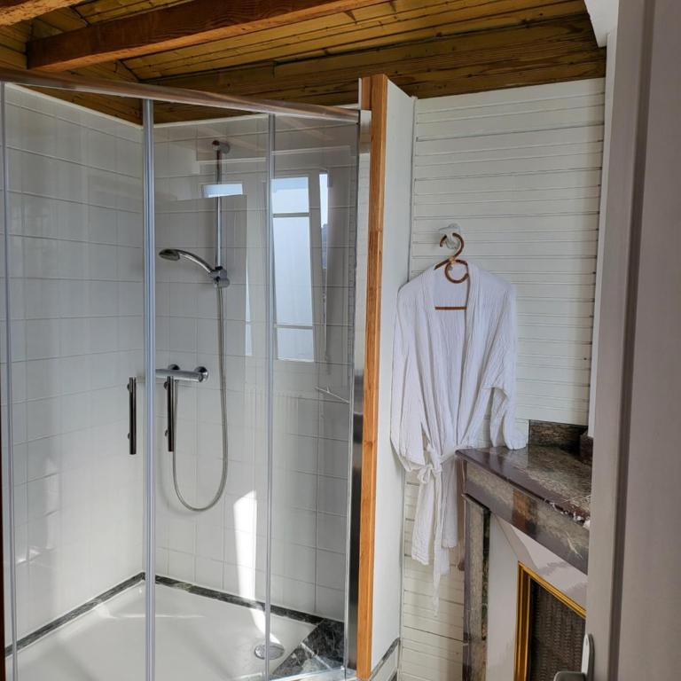 Maison d'Hôtes L'Intemporelle - Chambre Double avec Salle de Bains Privative - 12