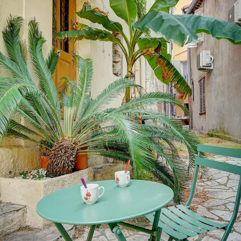 Sandra - Atypical and Charming - Suquet - VCA - Studio avec Terrasse - 3