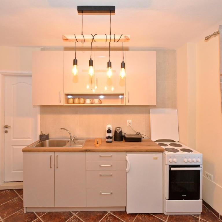 Kuzman Apartments - Apartment - Ground Floor - 5