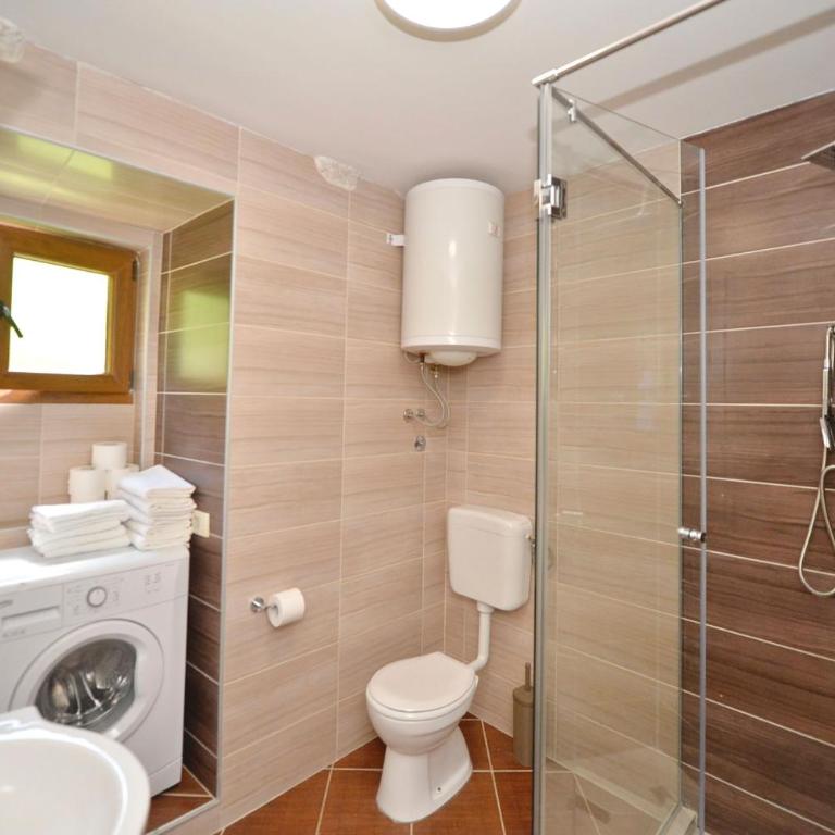 Kuzman Apartments - One-Bedroom Standard Apartment - 24
