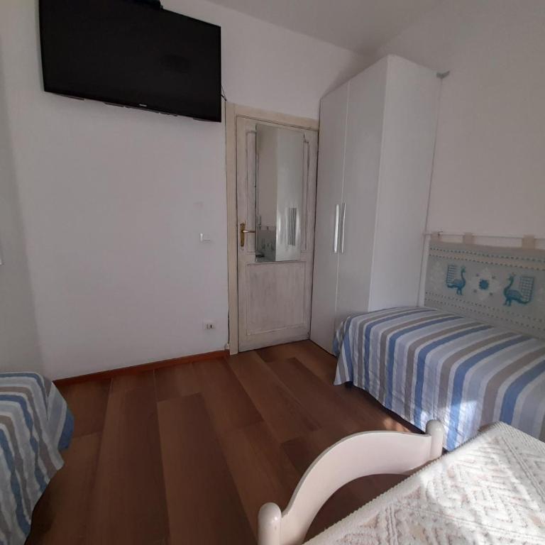 La Pervinca - Camera Doppia con Letti Singoli con Bagno Privato - 7