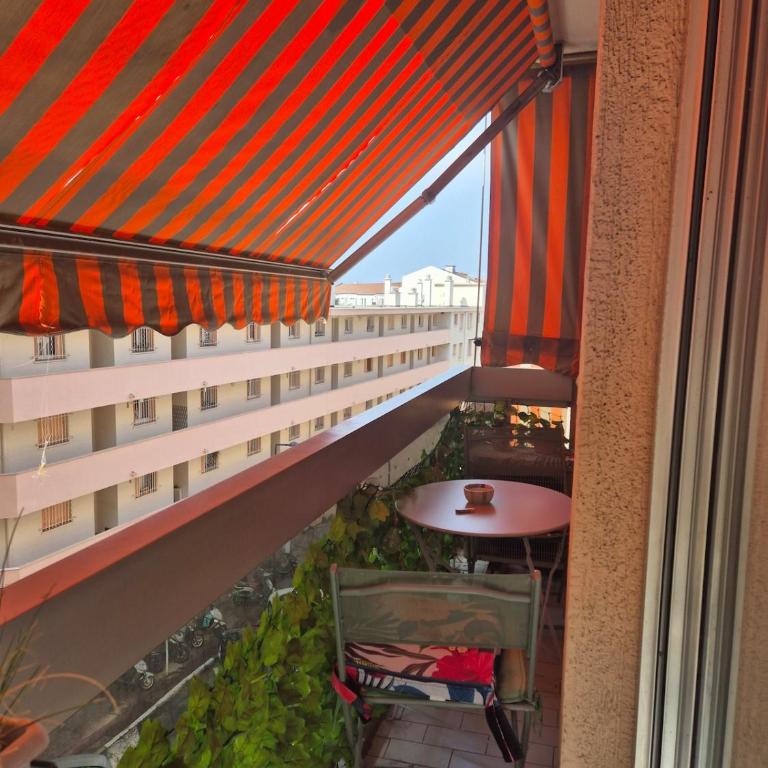 Grand appartement près de la mer - Appartement - Vue sur Ville - 16