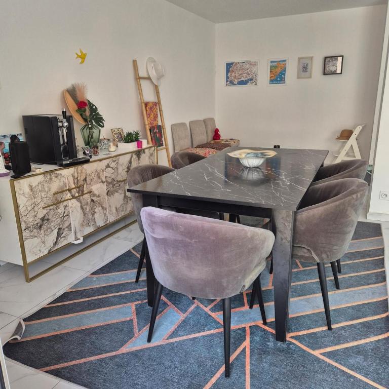 Grand appartement près de la mer - Appartement - Vue sur Ville - 28