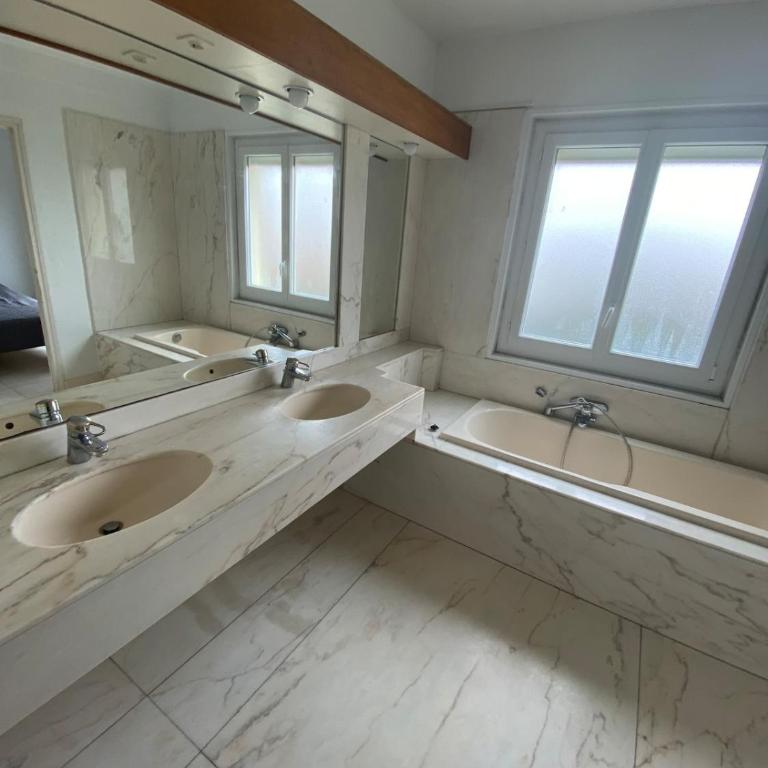 110m2 les pieds dans l'eau terrasse front de mer - Appartement 3 Chambres - Vue sur Mer - 12