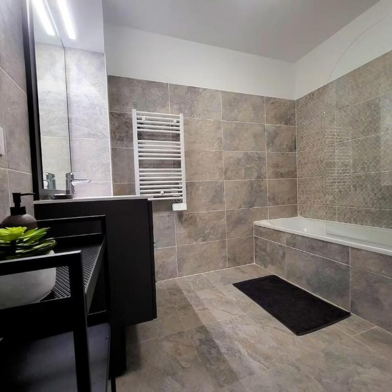 Le Marend 2 - Magnifique T3 avec Terrasse et Parking - Two-Bedroom Apartment - 14