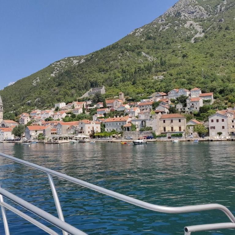 Apartment Loâso Comfy Two BDR Sixty meters to the sea - Two-Bedroom Apartment with Garden View - 6