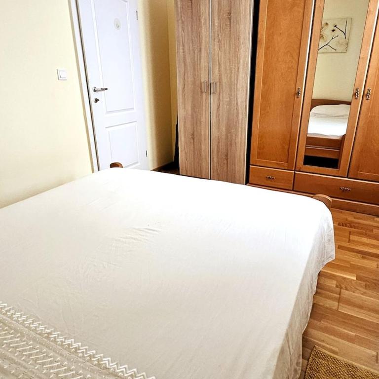 Apartment Loâso Comfy Two BDR Sixty meters to the sea - Two-Bedroom Apartment with Garden View - 13