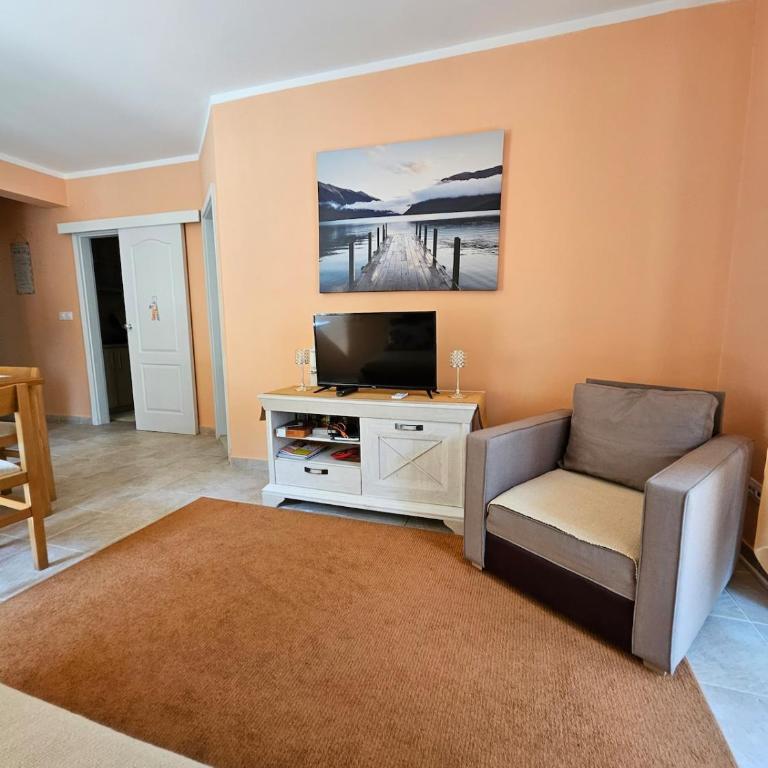 Apartment Loâso Comfy Two BDR Sixty meters to the sea - Two-Bedroom Apartment with Garden View - 21