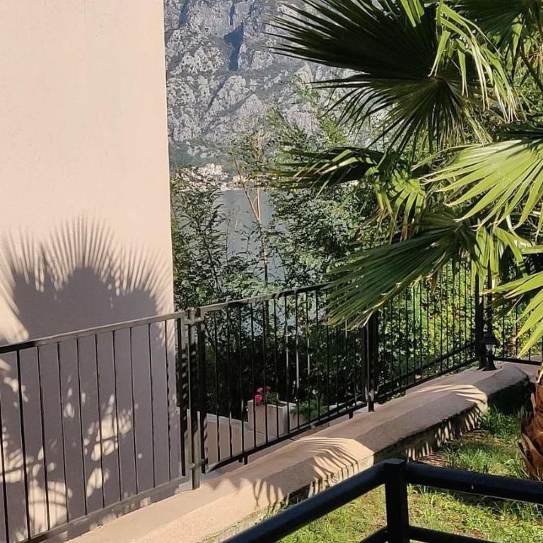 Apartment Loâso Comfy Two BDR Sixty meters to the sea - Two-Bedroom Apartment with Garden View - 24
